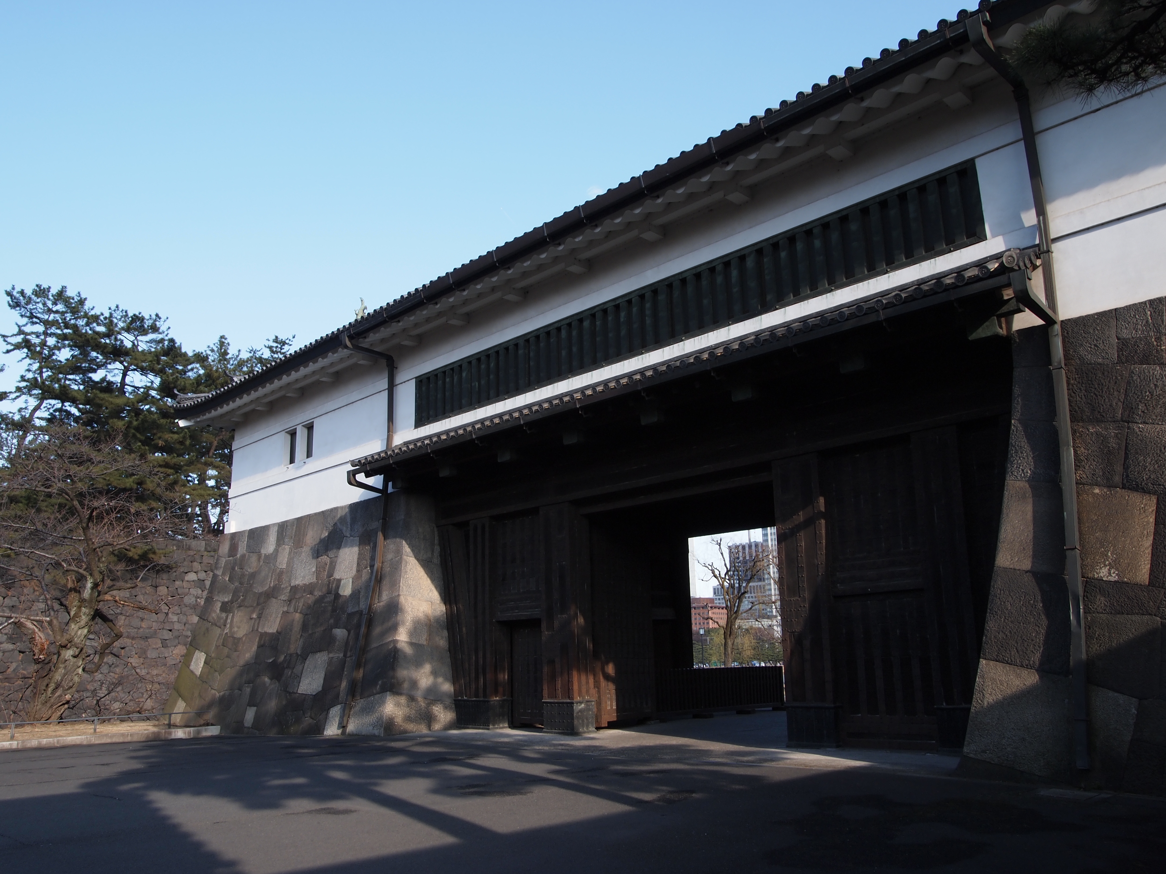 <b>4:3<br>E-PL2 / M.ZUIKO DIGITAL 14-42mm F3.5-5.6 II / 4,032×3,024 / 1/160秒 / F8 / -0.7EV / ISO200 / WB:太陽光 / 14mm</b>