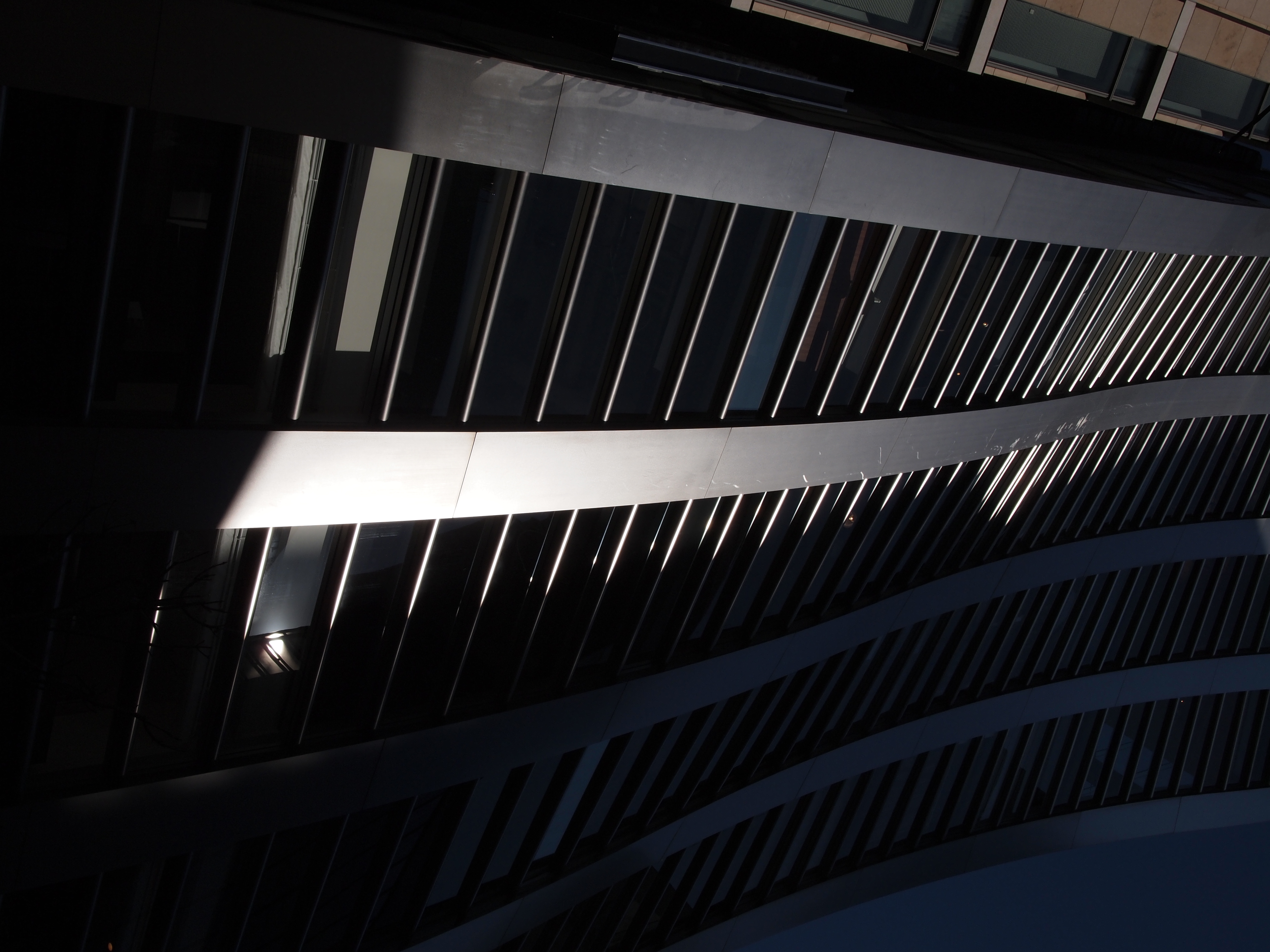 <b>ちょっと絞りすぎかなとも思える絞りF10だが、ローパスフィルターが弱いからなのか、E-620より解像感が高い気がする<br>E-PL2 / M.ZUIKO DIGITAL 14-42mm F3.5-5.6 II / 4,032×3,024 / 1/1,600秒 / F10 / -1.0EV / ISO200 / WB:オート / 23mm</b>