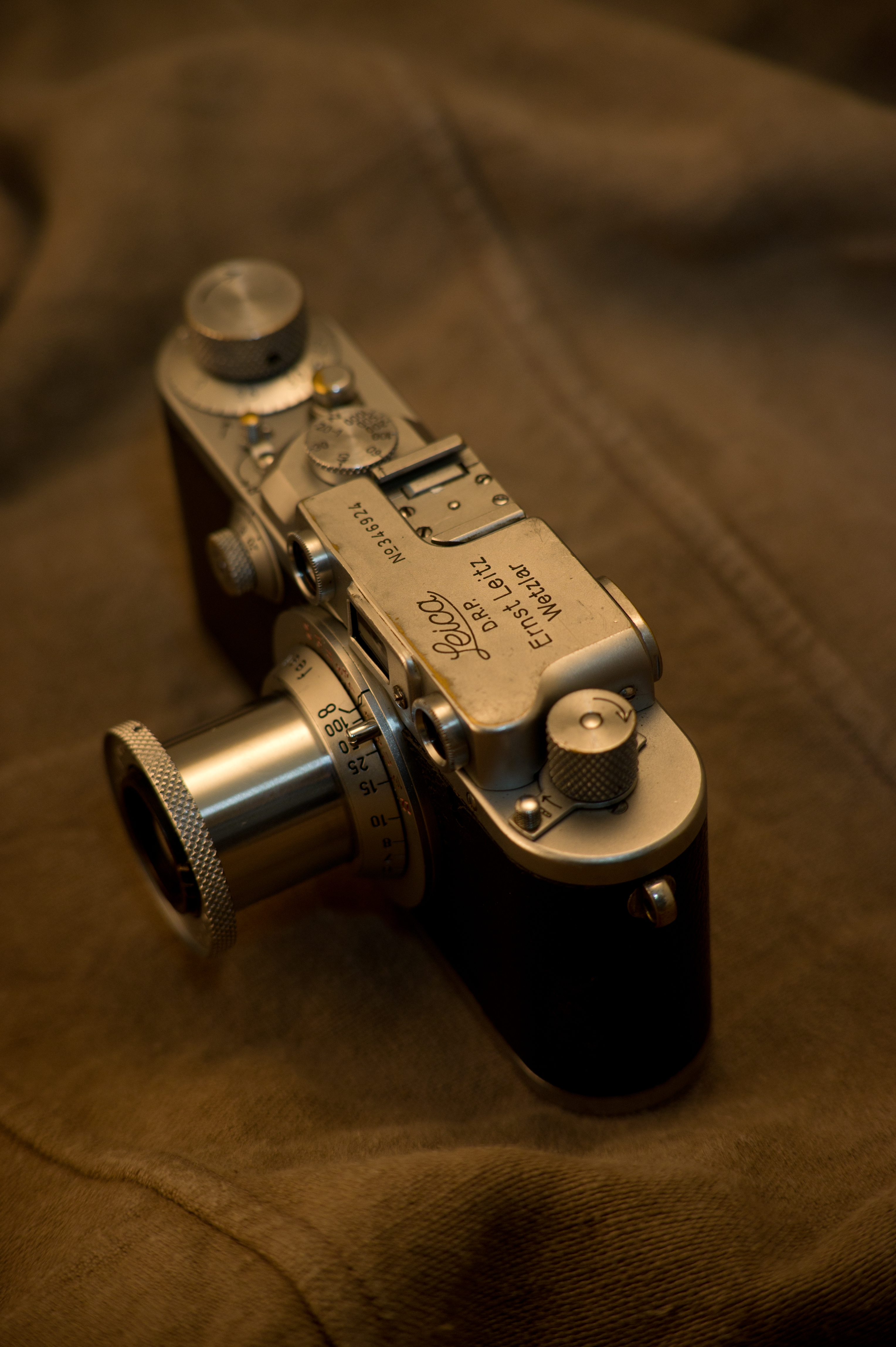 <b>絞り目盛り6と最小絞りの中間</b>