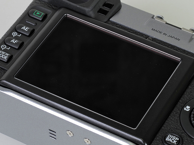 <b>液晶モニターは約46万ドットの2.8型</b>