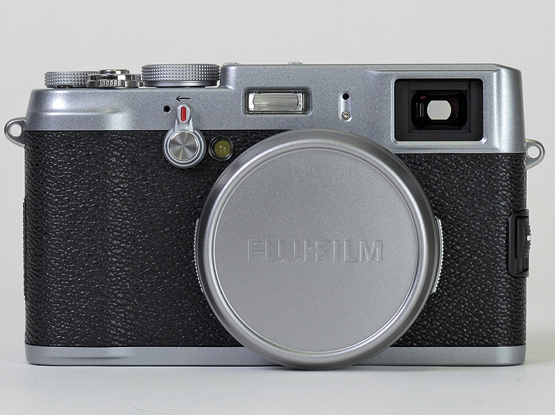 <b>レンズキャップをはめたところ</b>