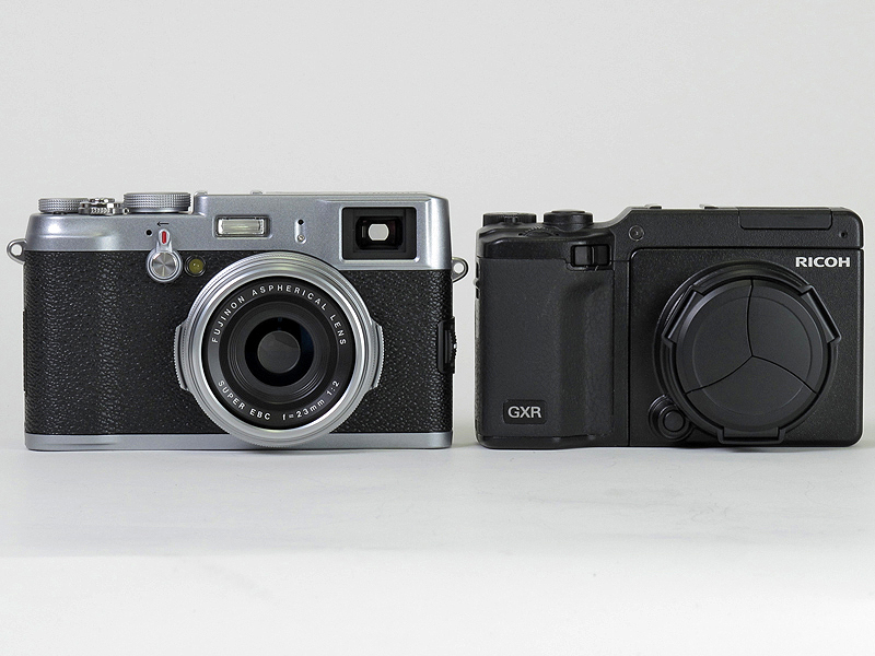 <b>リコー「GXR」+「RICOH LENS S10 24-70mm F2.5-4.4 VC」+「LC-2」（右）</b>