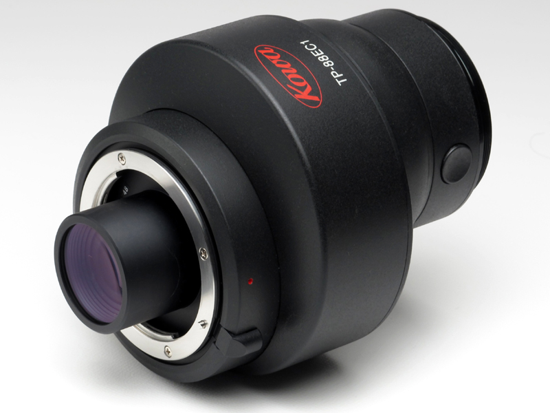 <b>オプションのプリズムユニット「TP-88EC1」。フィールドスコープとして使用するには、このほかに「TSN-774」、「同884」用のアイピースが必要。デジスコ撮影を楽しむには、さらにデジタルカメラを装着するためのブラケットなどが必要になる</b>