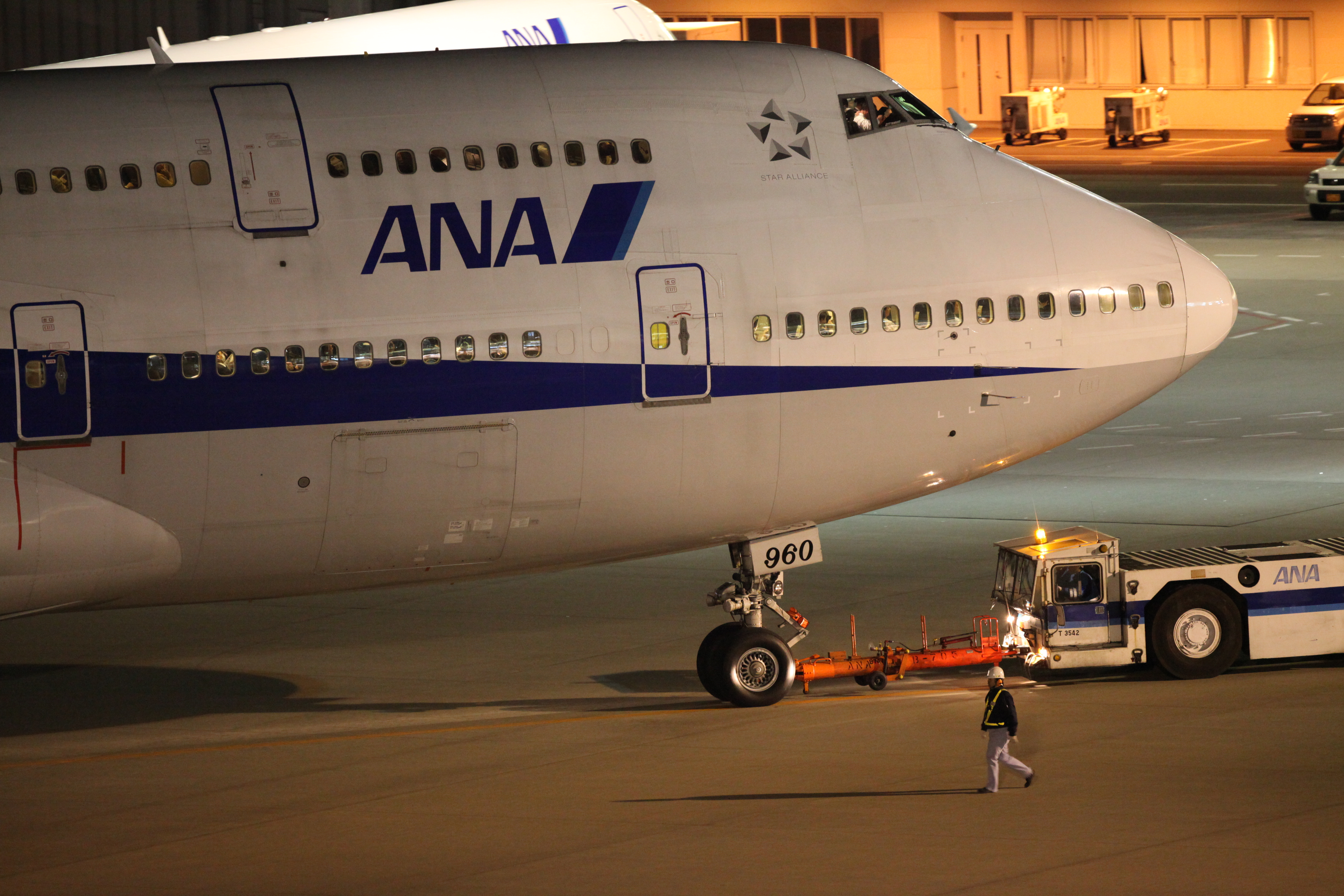 <b>1/30秒 / ISO4000 / WB:オート</b>