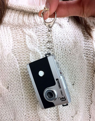 <b>キーリングを付けて持ち運ぶこともできる</b>