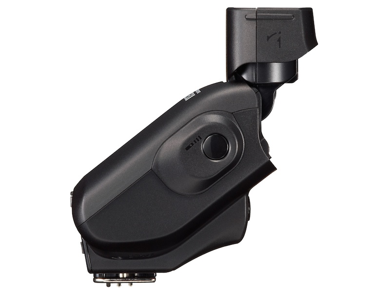 <b>発光部を前方に引き出すと、縦バウンス発光が可能になる</b>