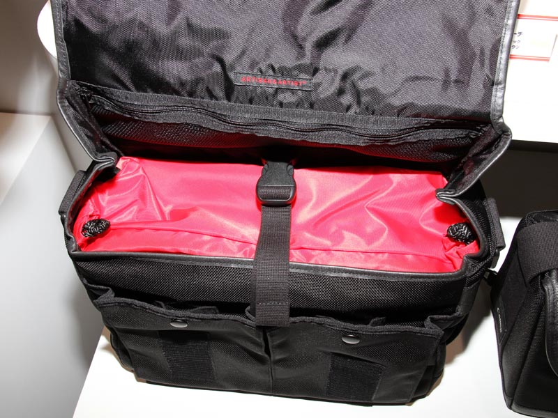 <b>ショルダーバッグPA-AA-E1の内部</b>