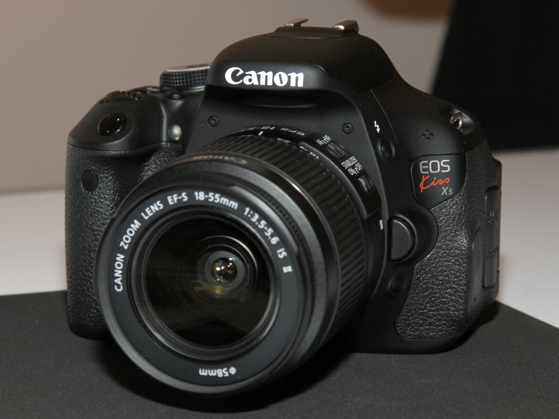 <b>EOS Kiss X5</b>