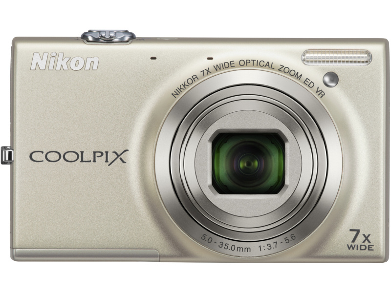 <b>COOLPIX S6100（シャンパンシルバー）</b>