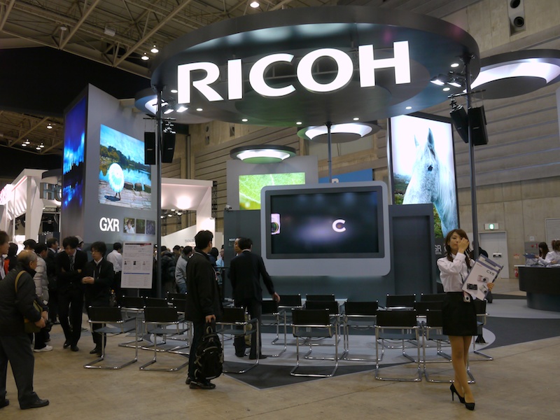 <b>CP+2011でのリコーブース</b>