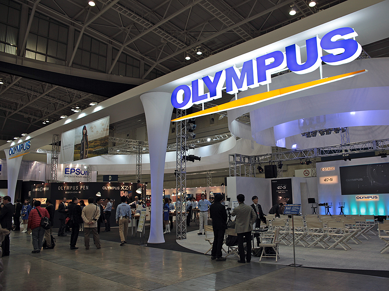 <b>オリンパスブース</b>