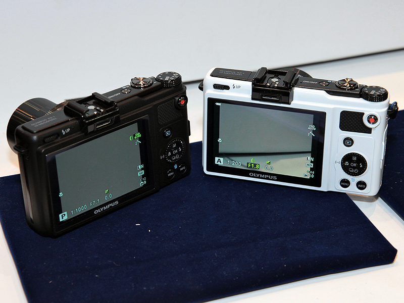 <b>ホワイトとブラックを用意する</b>