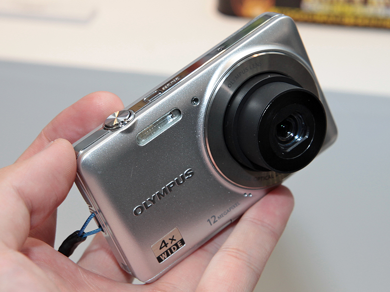 <b>4倍ズームの低価格モデル「VG-110」</b>