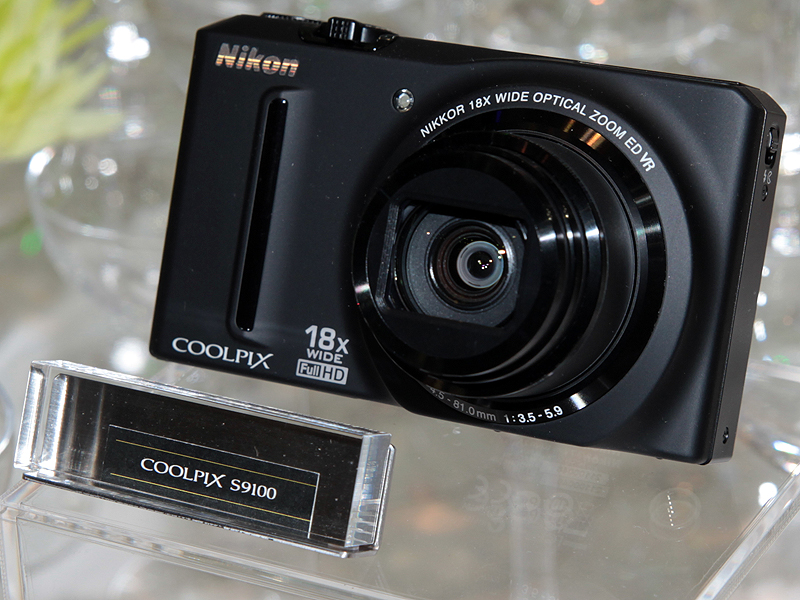<b>COOLPIX S9100</b>