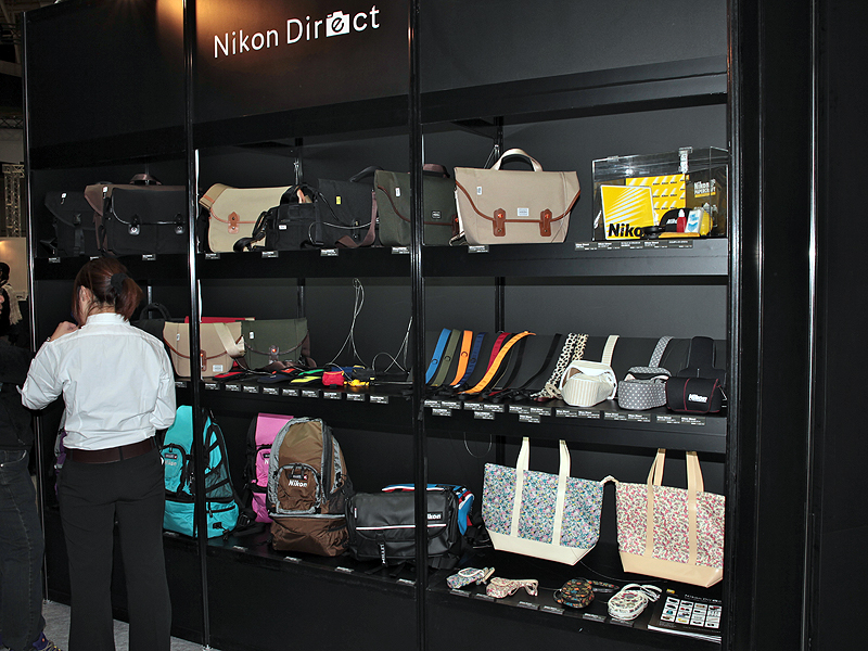 <b>ニコンダイレクトのコーナー</b>