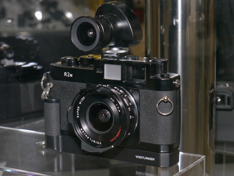 <b>ベッサR2M、ULTRA WIDE-HELIAR 12mm F5.6 Aspherical II、15-35mm Zoom Finderの組み合わせ例</b>