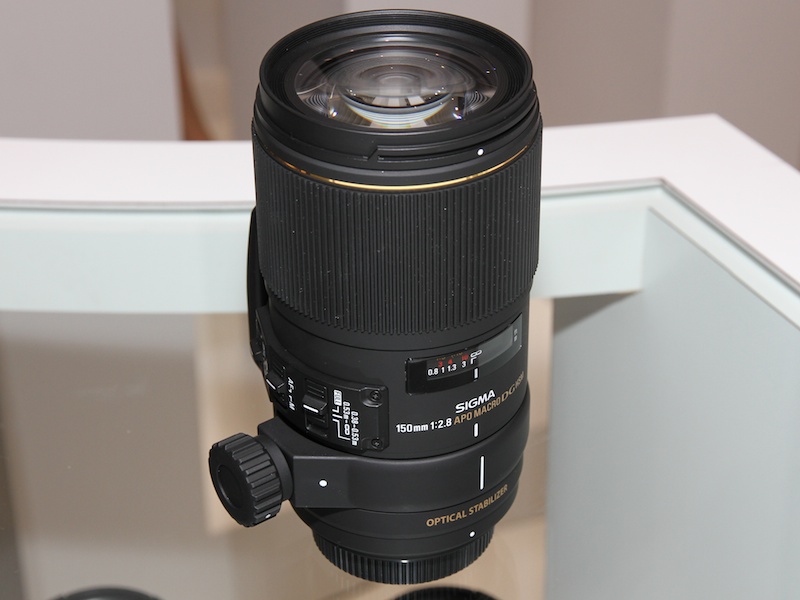 <b>別売のテレコン併用で等倍以上の撮影も可能な「APO MACRO 150mm F2.8 EX DG OS HSM」</b>