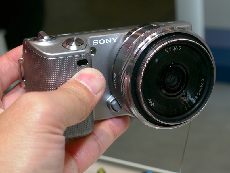 <b>49mm径の参考出品にのみ、シルバーが存在</b>