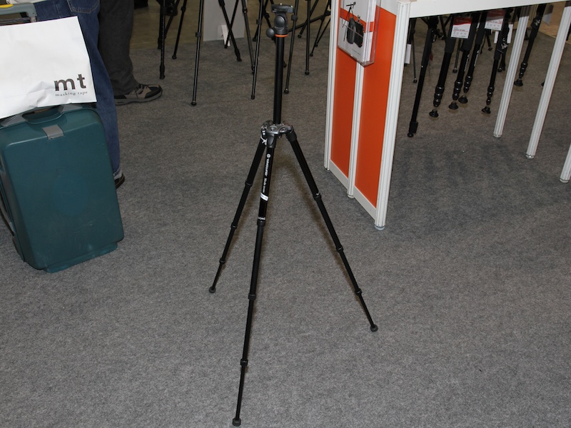 <b>ニヴェロの全高は約1m。重量は630g</b>