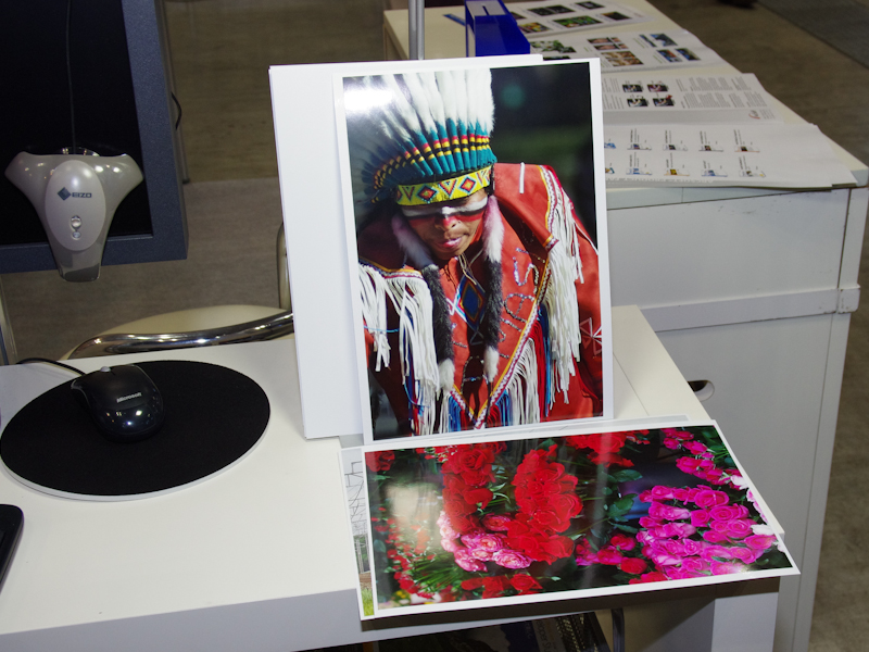 <b>新機能を適用した写真のプリントを展示する</b>