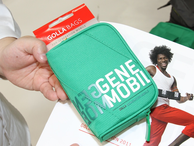 <b>これまでGPS機器用としていたポーチは、高級コンパクトデジカメとの好相性が話題となり「カメラ用」になった</b>