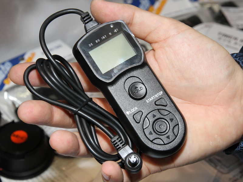 <b>「タイマーリモートレリーズ」も人気製品。純正で用意のないカメラに対応するモデルが人気という</b>