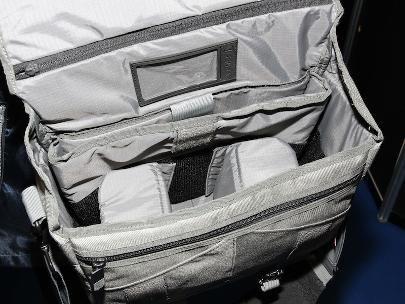 <b>ノートパソコン収納部は、13インチMacBook Proまで対応するという</b>