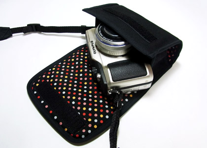 <b>ブラック・カラフルドット</b>