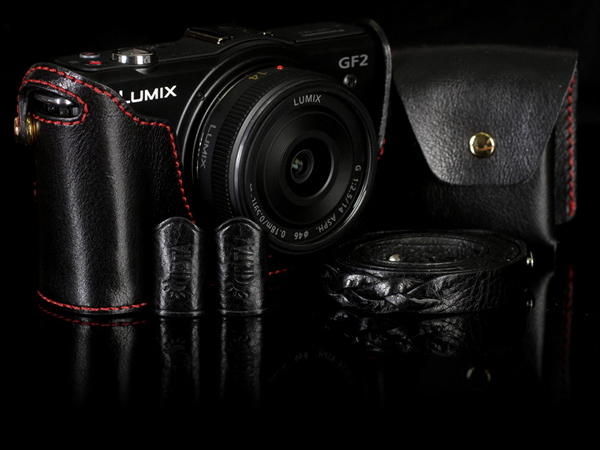 <b>ブラック/レッド</b>