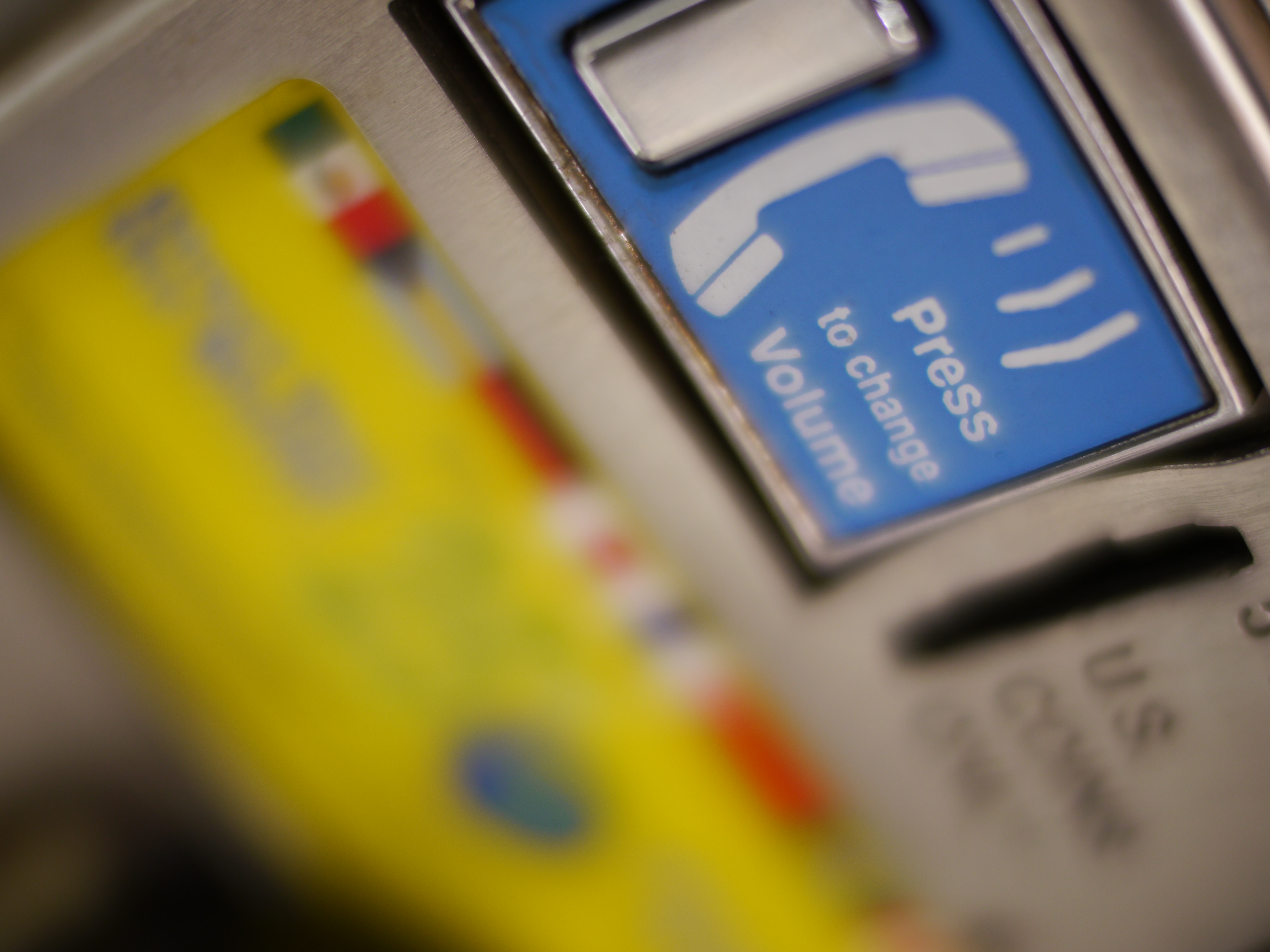 <b>DMC-GH2 / NOKTON 25mm F0.95 / 約6.0MB / 3,456×4,608 / 1/125秒 / F0.95 / +0.7EV / ISO160 / WB:日陰</b>