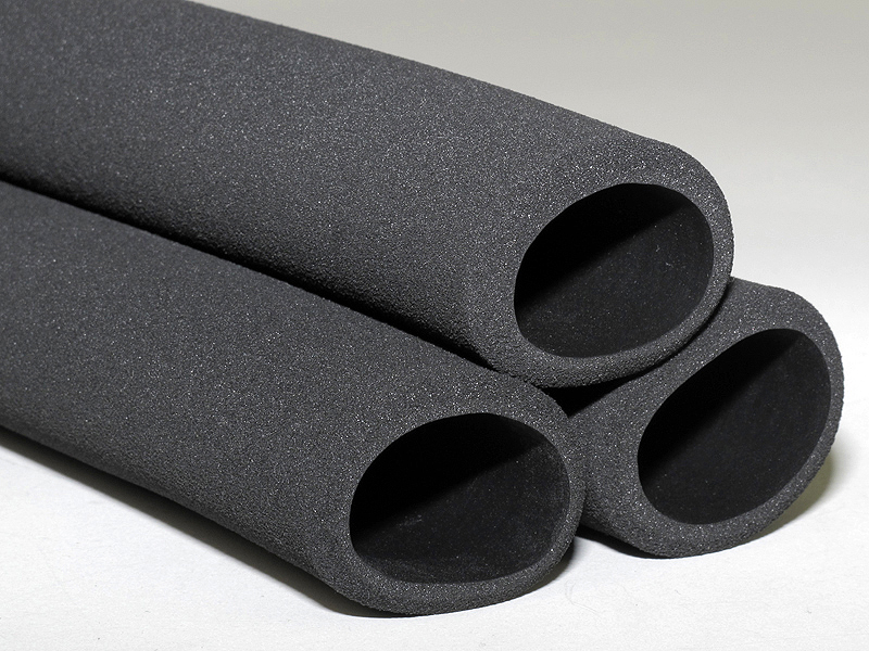 <b>HUSKY専用グリップのロングタイプ。今回は3本の脚に装着した</b>