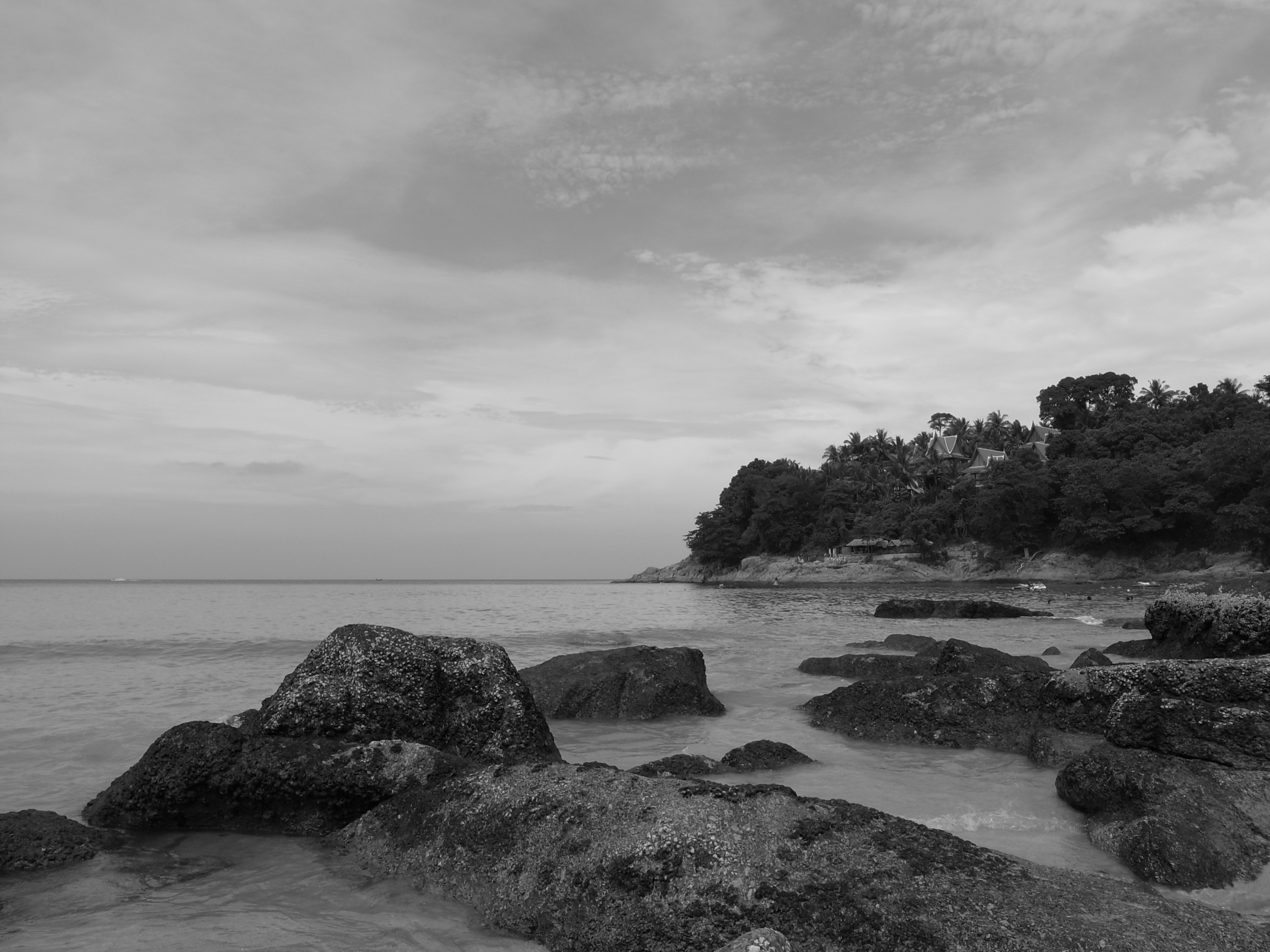 <b>白黒 / GR DIGITAL III / JPEG / 約3.4MB / 3,648×2,736 / 1/440秒 / F5.6 / 0.0EV / ISO64 / WB:オート / 6mm</b>