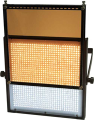 <b>フィルターホルダーが標準で付属する</b>