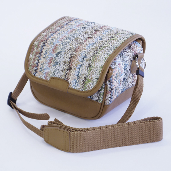 <b>ブラウン×アイボリー</b>