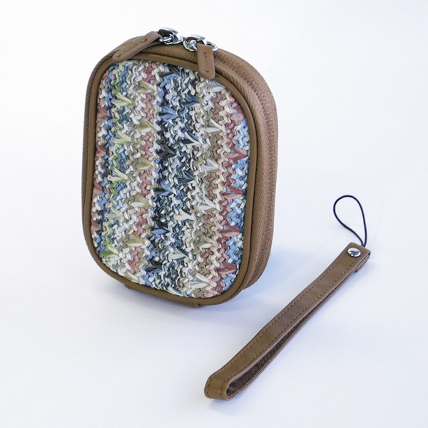 <b>ブラウン×アイボリー</b>