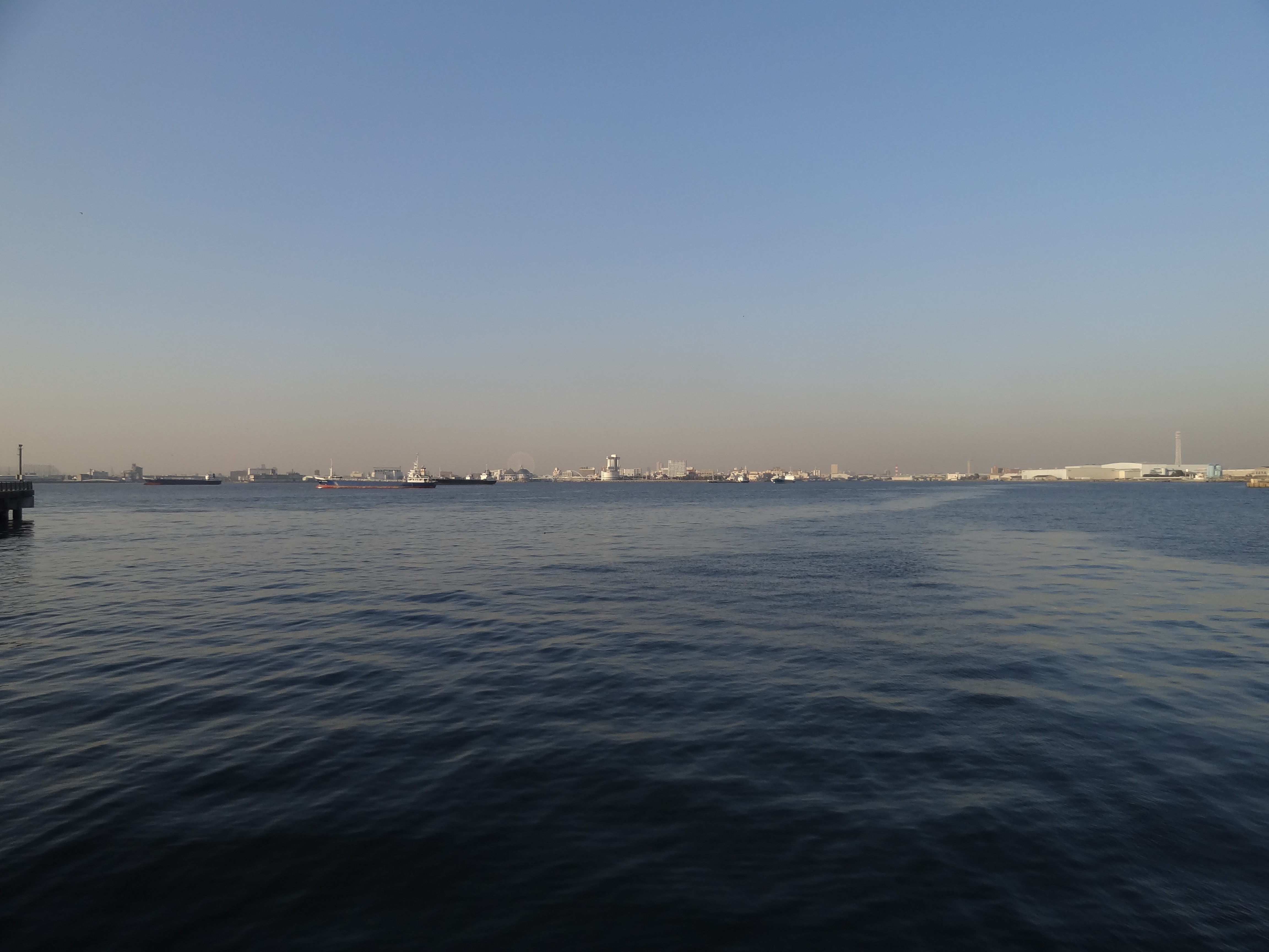 <b>広角端（25mm相当） / DSC-HX7V / 約2.5MB / 4,608×3,456 / 1/1,000秒 / F3.5 / -0.3EV / ISO125 / WB:オート / 4.2mm</b>