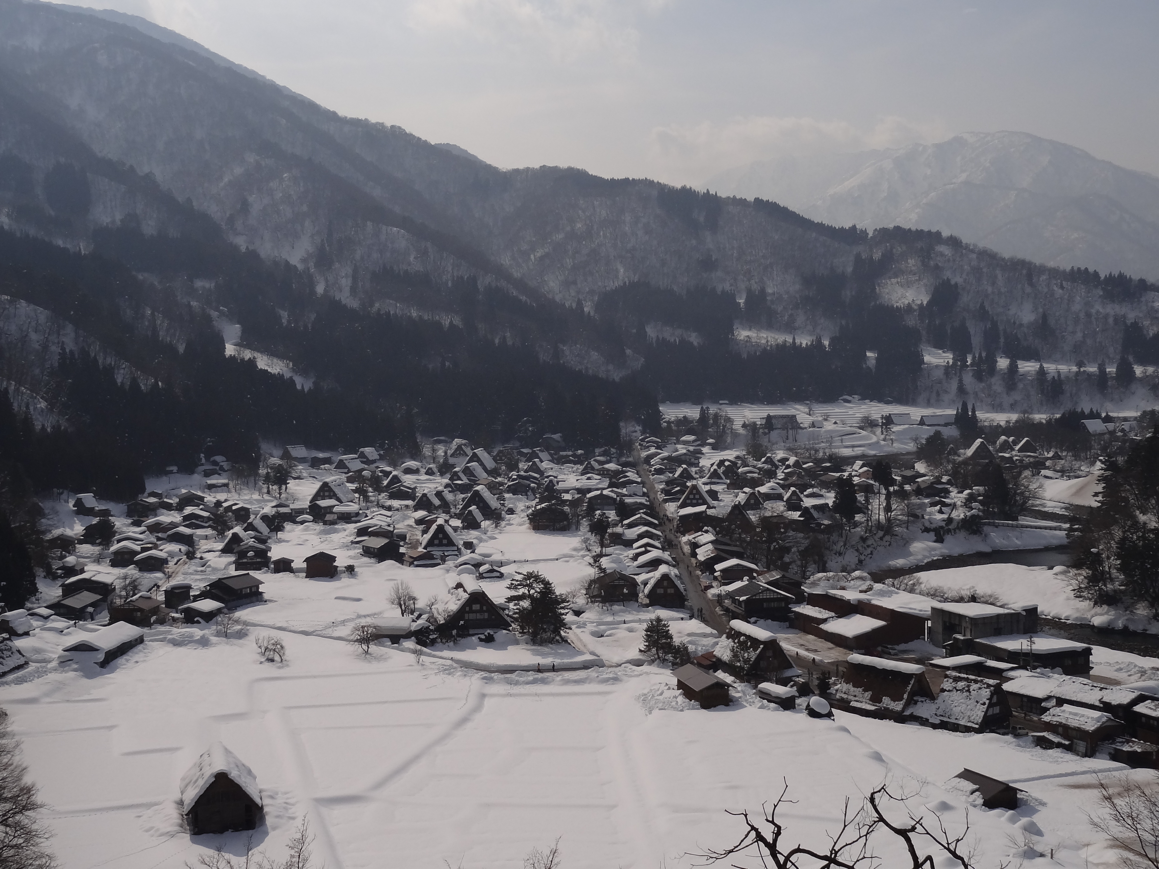 <b>DSC-HX7V / 約3.4MB / 4,608×3,456 / 1/640秒 / F9 / -0.7EV / ISO125 / WB:オート / 7mm</b>