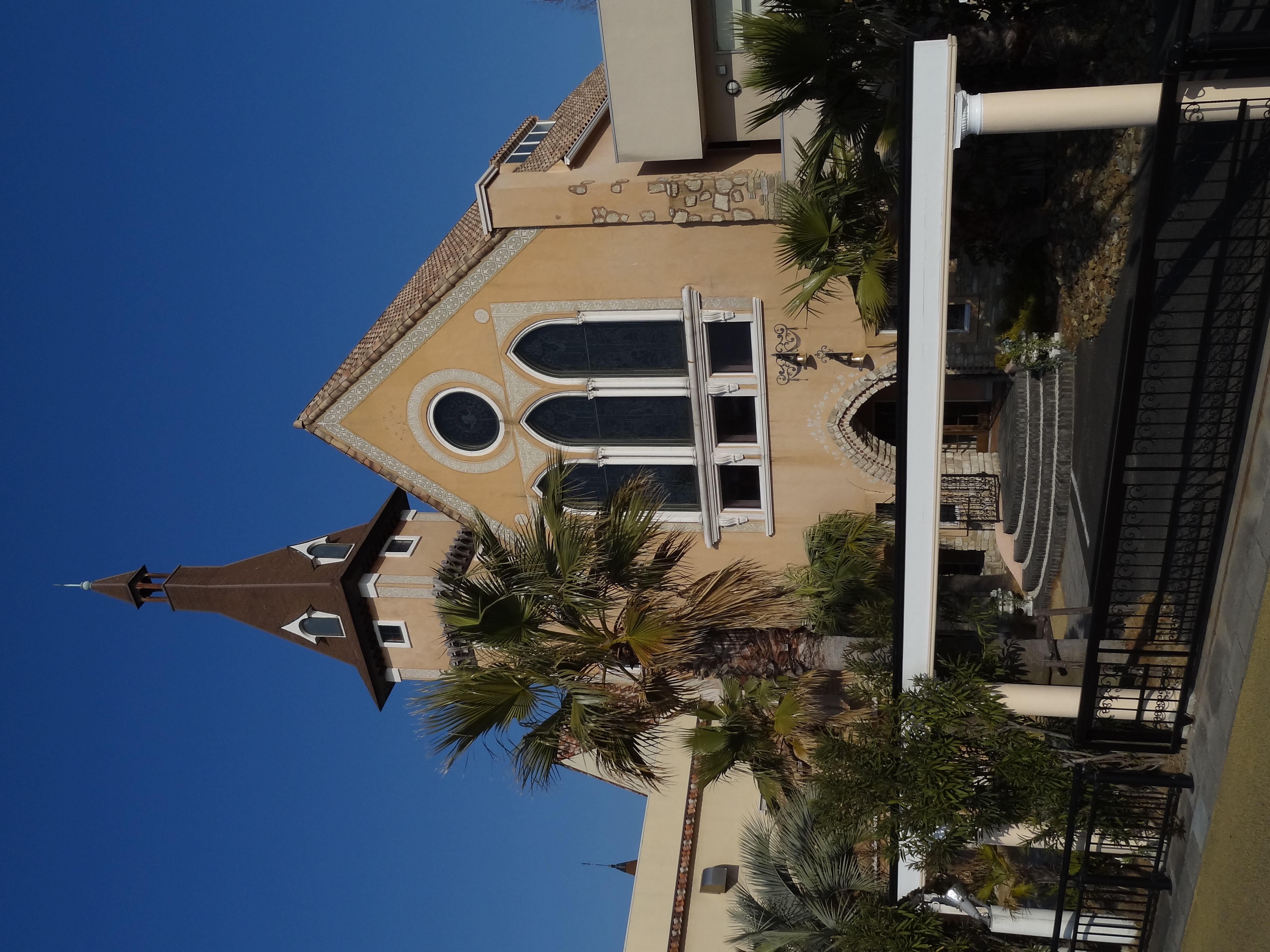 <b>DSC-HX7V / 約3.9MB / 3,456×4,608 / 1/640秒 / F9 / -0.7EV / ISO125 / WB:オート / 5.3mm</b>