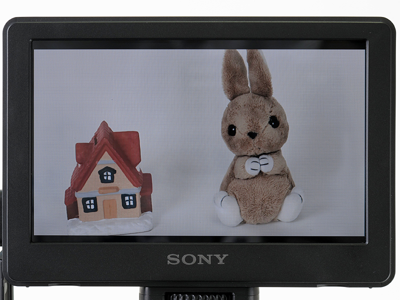 <b>再生時はフルスクリーンとなる</b>