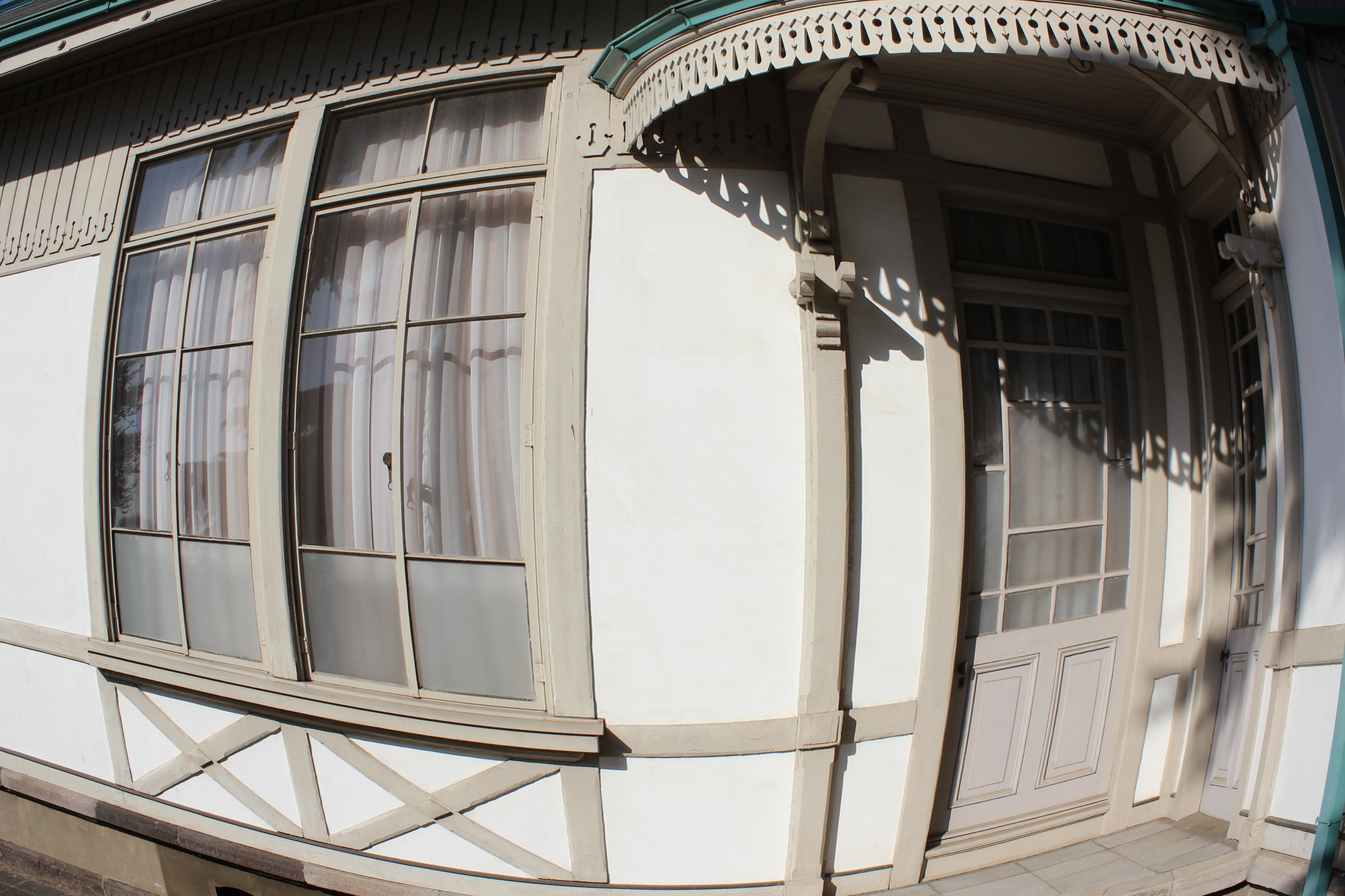 <b>クリエイティブスタイル:魚眼風（効果:標準） / EOS Kiss X5 / EF-S 18-55mm F3.5-5.6 IS II / 5,184×3,456 / プログラムAE / 1/320秒 / F10 / 0.3EV / ISO100 / WB:オート / 18mm</b>