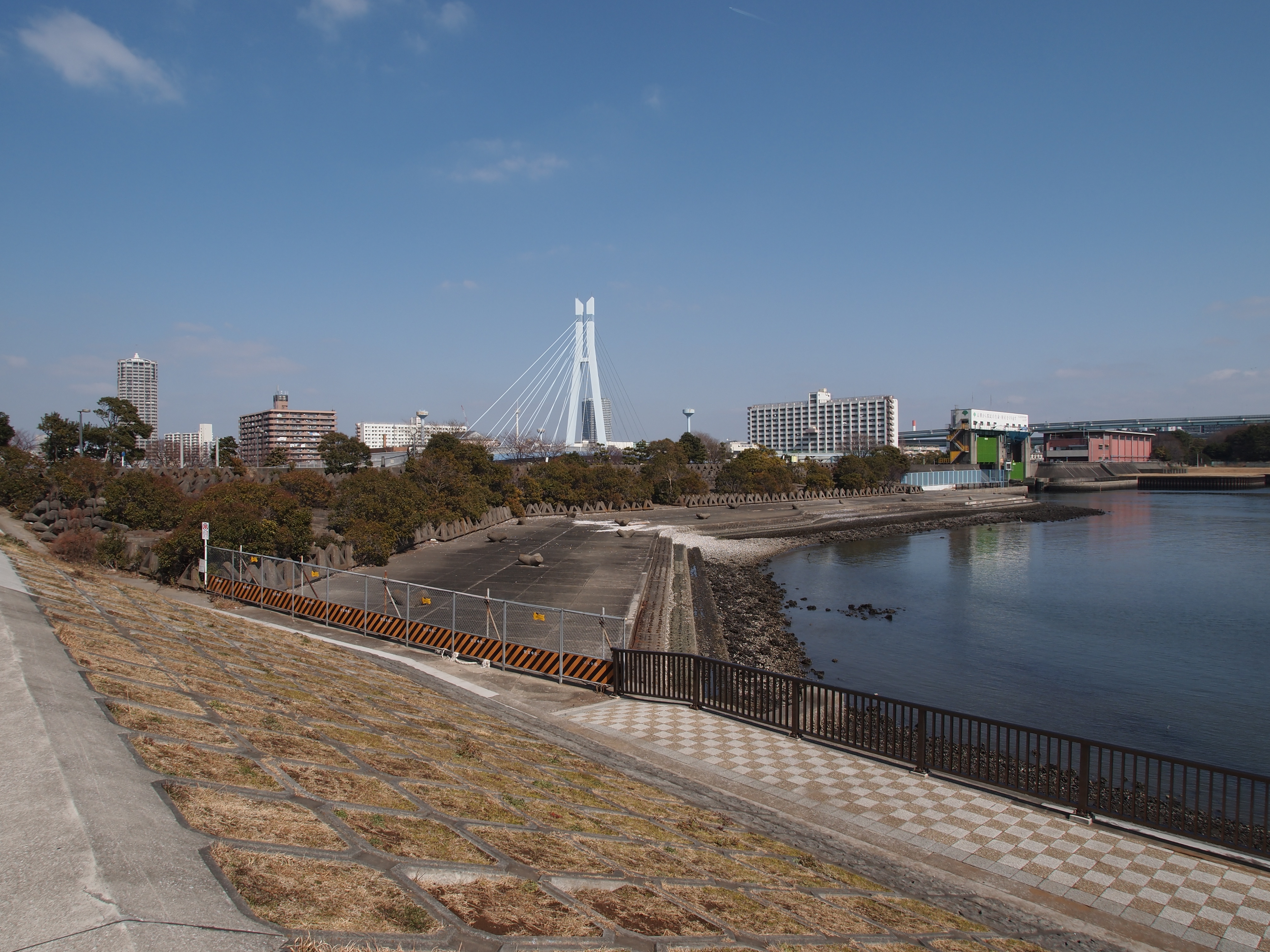 <b>M.ZUIKO DIGITAL 14-42mm F3.5-5.6 II+WCON-P01 / E-PL2 / 4,032×3,024 / 1/800秒 / F8 / -0.3EV / ISO200 / WB:オート / 14mm</b>