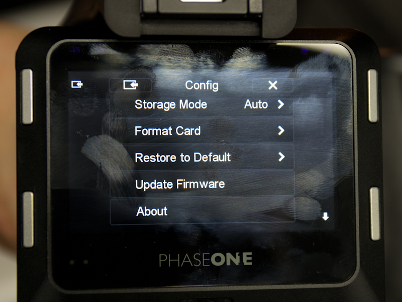 <b>コンフィグ画面。展示機のファームウェアでは日本語が利用できなかった</b>