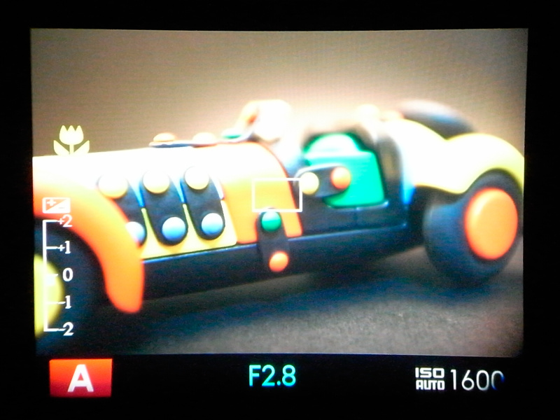 <b>EVF通常表示。約144万ドットのEVFを採用している。EVFとしては高精細で、ハイクオリティな部類だ</b>