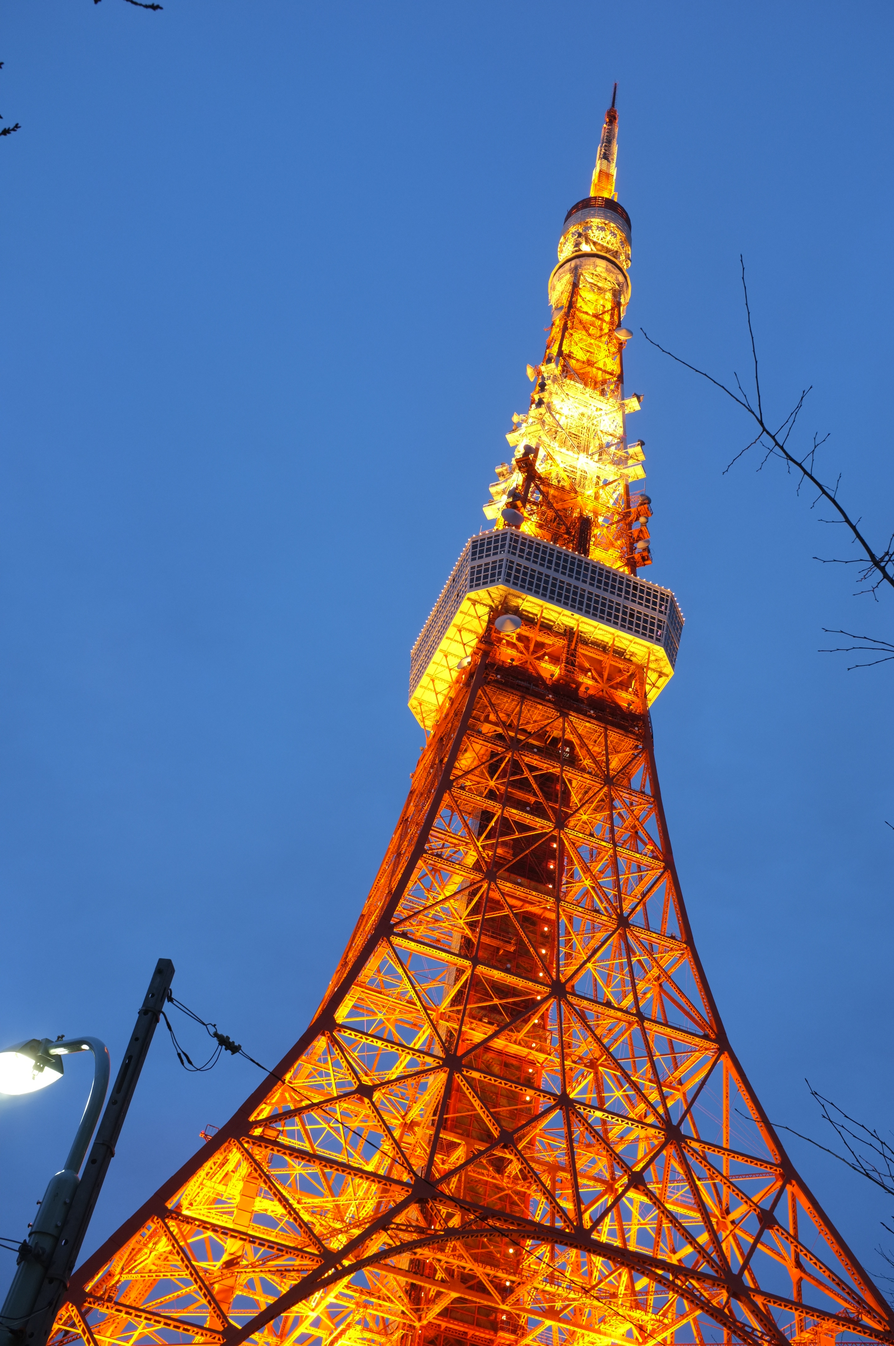 <b>ISO400（NR:STD） / FinePix X100 / 4.1MB / 2,848×4,288 / 1/3秒 / F8 / 0.0EV / WB:晴天</b>