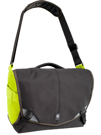 <b>ブラック/スノットグリーン</b>