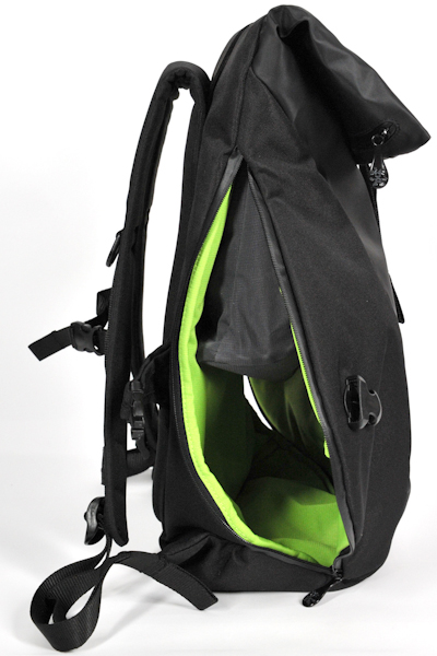 <b>バッグ側面を開いたところ</b>