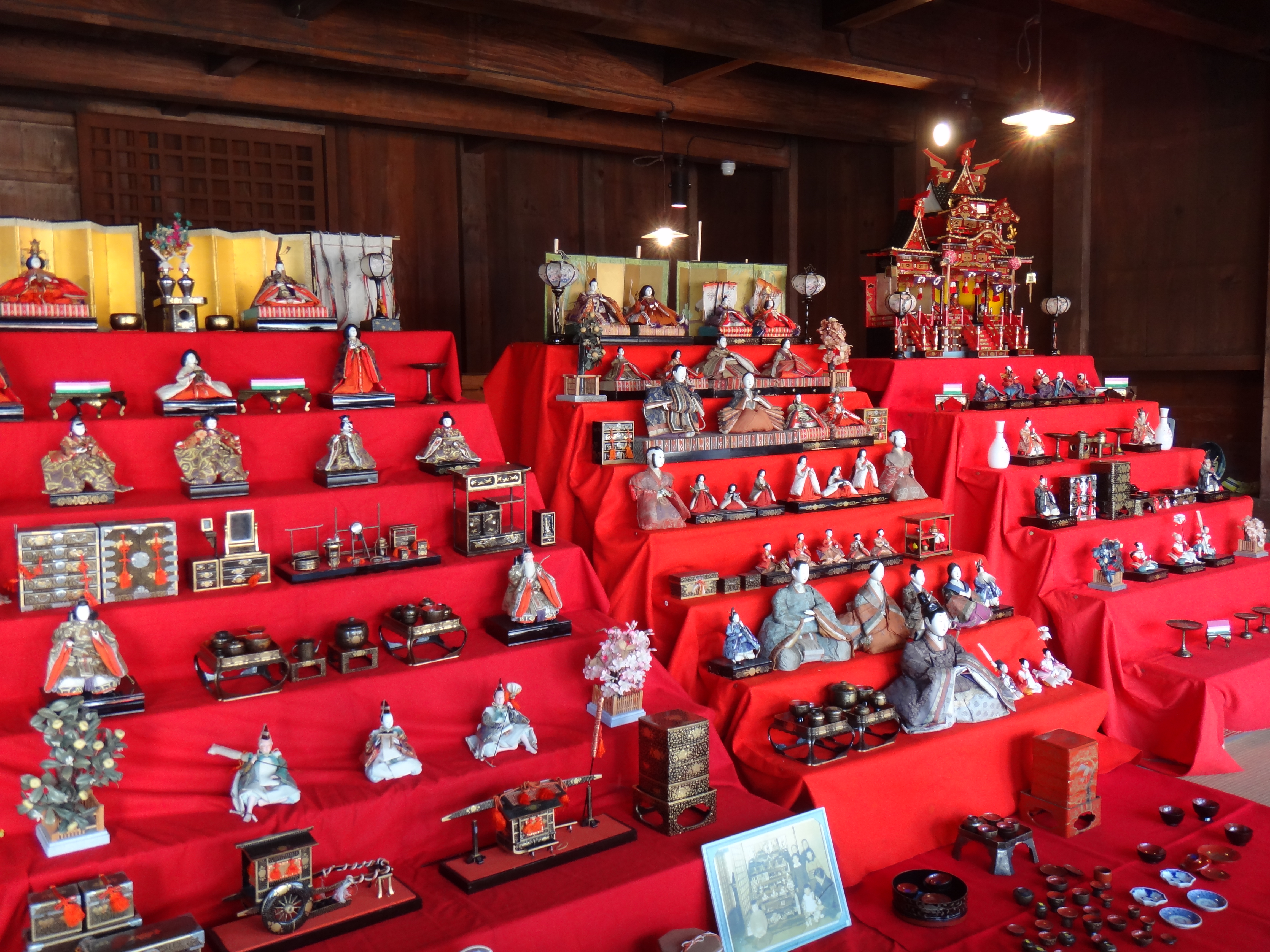 <b>ISO200 / DSC-TX100V / 4.3MB / 4,608×3,456 / 1/15秒 / F3.5 / 0.0EV / WB:自動 / 5.6mm</b>