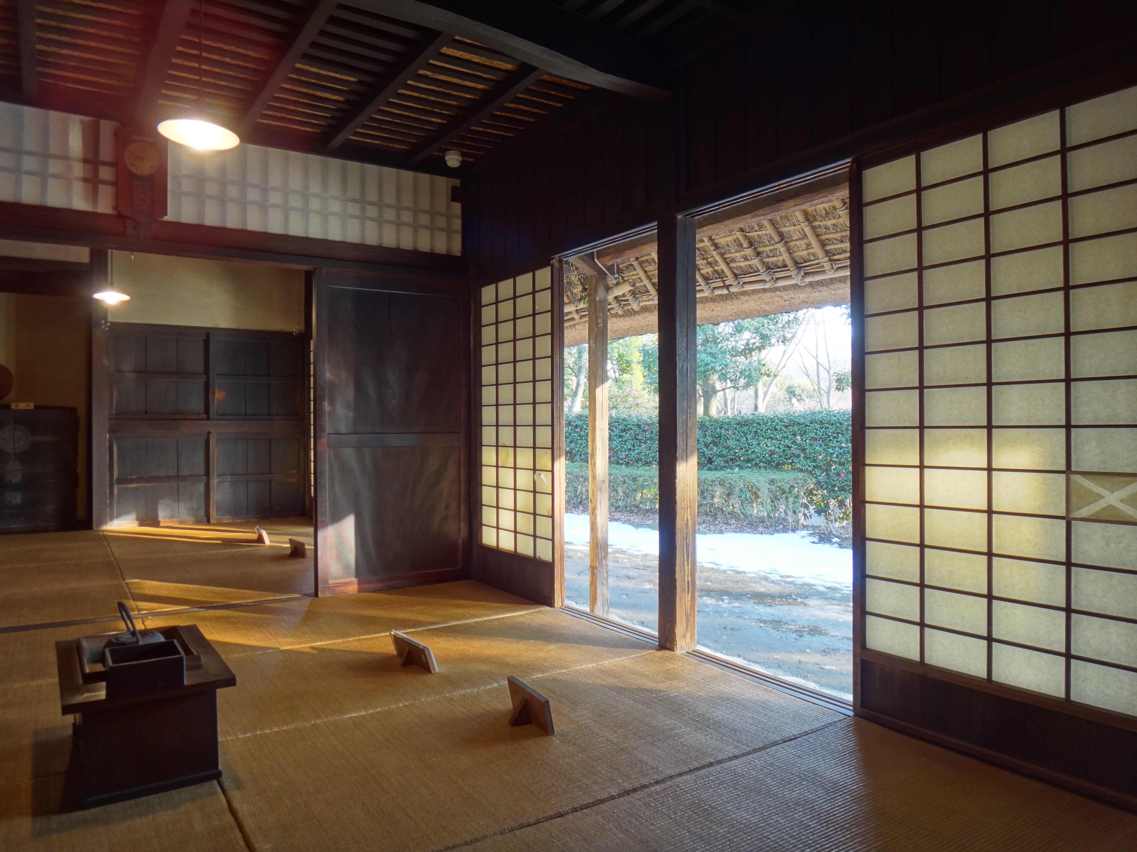 <b>逆光補正HDR / DSC-TX100V / 3.7MB / 4,608×3,456 / 1/30秒 / F3.5 / 0.0EV / ISO400 / WB:自動 / 4.4mm</b>