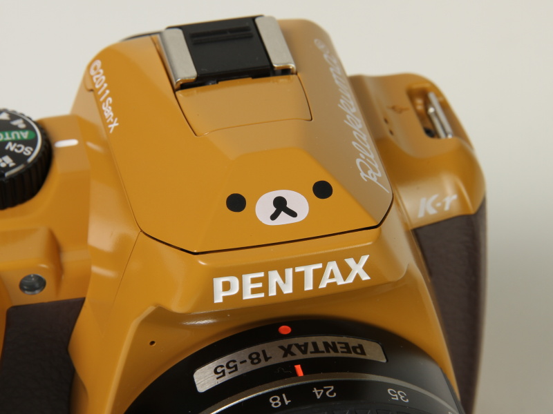 <b>ストロボ部にリラックマの顔をデザイン</b>