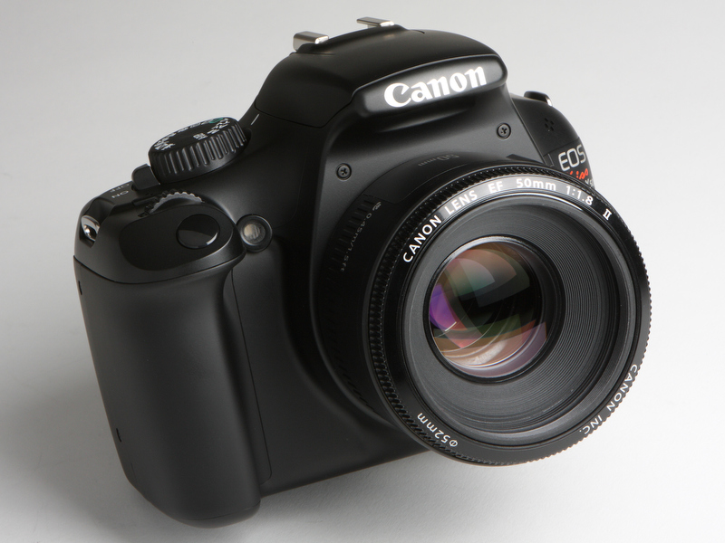 <b>「こだわりスナップキット」には、EF-S 18-55mm F3.5-5.6 IS IIのほかEF 50mm F1.8 IIが付属する。画角からポートレート撮影では重宝するはずだ</b>